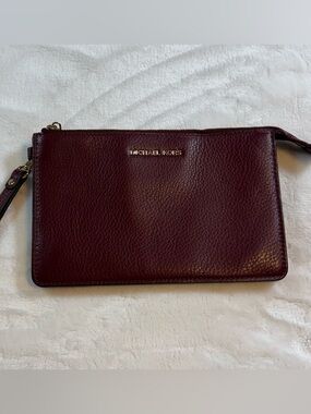 Michael Kors Maroon Pebbled Leather Wristlet with Gold Hardware in PERFECT Cond!